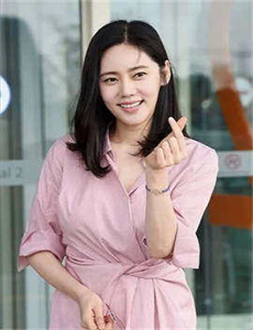 快播av网址/2018白人女沙发被黑人