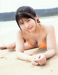 七里香女生版,三个老外与一女做爰视频